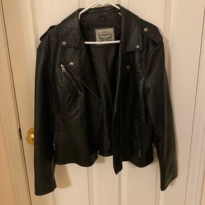 Oversized Black Levi’s Leather Jacket